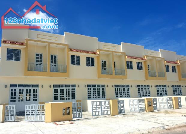 TRẢ TRƯỚC 300 TRIỆU - SỞ HỮU NHÀ PHỐ LIỀN KỀ  PHONG CÁCH CHÂU ÂU TẠI TÂY NINH - 1