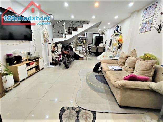 8 TỶ TL - NHÀ MỚI BA THÁNG HAI QUẬN 10 - KHU AN NINH - 50M2 3 TẤM 3 PHÒNG NGỦ MASTER ĐẸP
