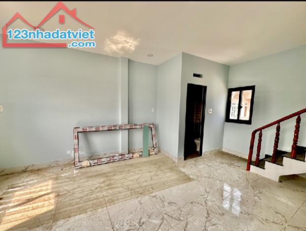 Bán nhà mặt tiền Hà Huy Giáp Gò Vấp, 4.5x7, 3 tầng. Giá 4.5 tỷ còn bớt lộc - 4