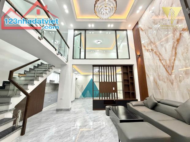 Bán nhà 3 tầng sạch đẹp ngõ nông phố Đình Đông
