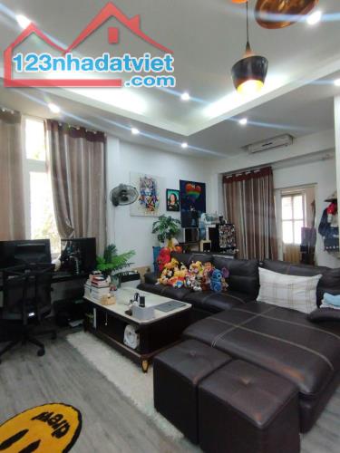 8 tỷ có nhà đẹp Kim Mã 50m2 thông Đội Cấn - Đầy đủ nội thất - Ngõ thẳng tắp - 1