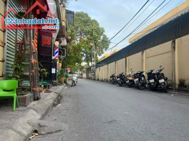 Bán nhà Tạ Quang Bửu, Nhà đẹp, Ở ngay, 35m2, 3tỷ