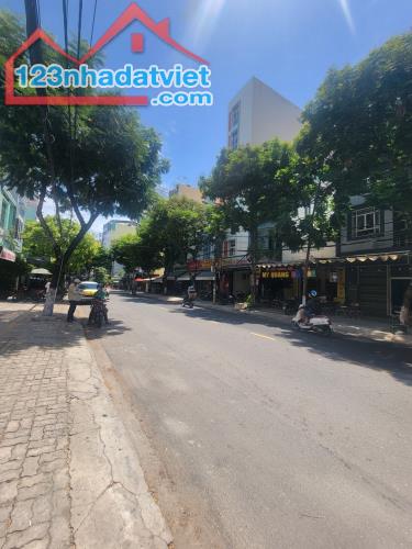 BÁN KHÁCH SẠN 6 TẦNG TÔN THẤT ĐẠM - 17 PHÒNG, KHAI THÁC CỰC TỐT- GIÁ 15 TỶ - 2