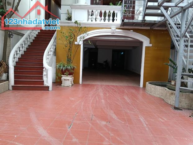 SIÊU PHẨM TRÍCH SÀI - KHÁCH SẠN VỊ TRÍ VÀNG - 20M RA HỒ TÂY - 6 Ô TÔ ĐỂ TRONG NHÀ - 3