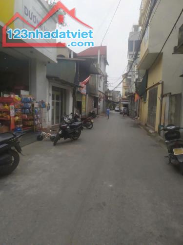 💥  LÔ ĐẤT TRỤC CHÍNH DƯƠNG XÁ. Ô TÔ TRÁNH, THÔNG CÁC NGẢ 💥 - 1