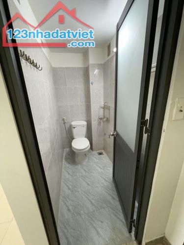 PHƯỜNG 8 TÂN BÌNH - GIÁP TRUNG TÂM Q 10 - HẺM 3.5M THÔNG 958 LẠC LONG QUÂN- 3 TẦNG - 2 - 2