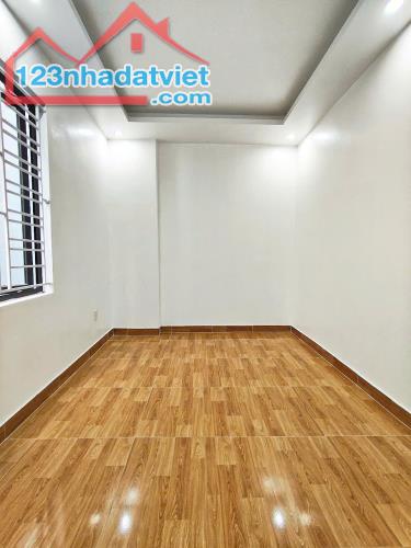Bán nhà 4 tầng lô góc độc lập ngõ 633 Thiên Lôi - 2