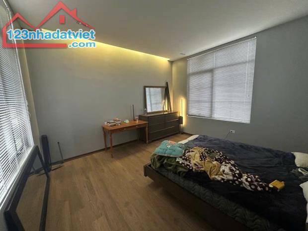 Nhà Tứ Liên 6 tầng - Thang máy - Full nội thất - Diện tích 70m2 - 14,5 tỷ - 5