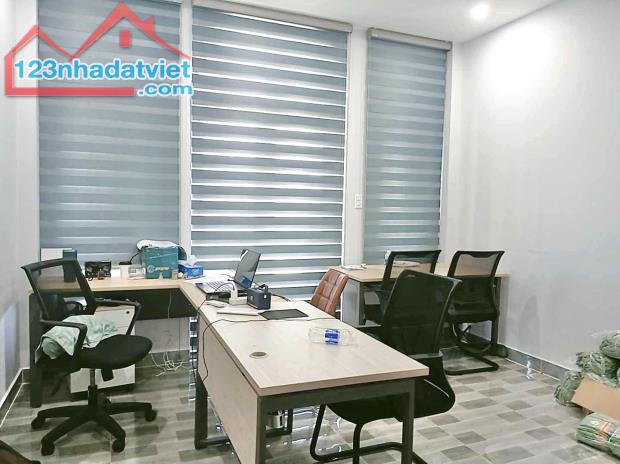 🌴 Ngay Vinhom, sát khu công nghệ cao - nhà 4 tầng 72mv, Hoàn công đủ, có giếng trời, hxh. - 3