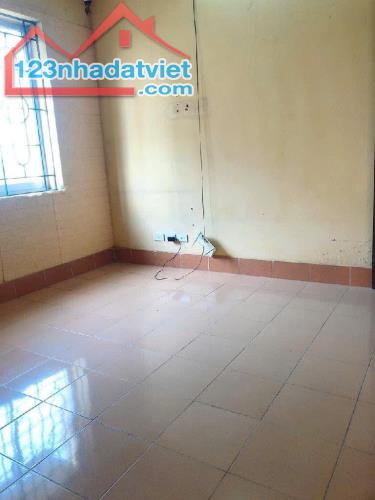 Siêu hiếm chung cư Đồng Tàu chỉ 7 Triệu, 2 ngủ, Full đồ, ưu tiên hộ gia đình thuê - 1