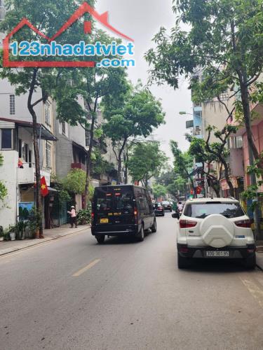 Bán nhà Mặt Phố Thụy Khuê nhà 2 mặt Phố 90m 30 tỷ