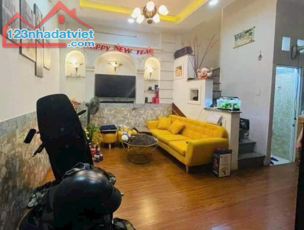 HẺM XE TẢI, 3tầng, Ngang hơn 5m, DTSD 75m2, Hoàng Hoa Thám Bình Thạnh, chỉ 5,1 tỷ. - 2