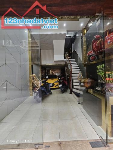 HIẾM NGUYỄN CHÍ THANH - PHÂN LÔ BÀN CỜ - Ô TÔ TRÁNH – 45m*6T – 18 TỶ- ĐANG KINH DOANH SPA