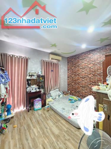 Hẻm ô tô thông - Thẳng 1 trục - 3 Tầng - 44m2 - Gò Vấp - Giá 5 tỷ - 2