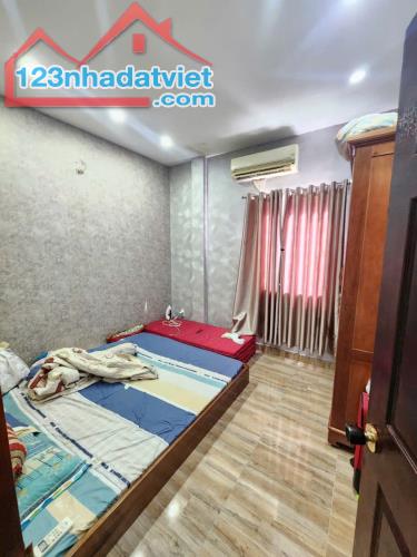 Hẻm ô tô thông - Thẳng 1 trục - 3 Tầng - 44m2 - Gò Vấp - Giá 5 tỷ - 3
