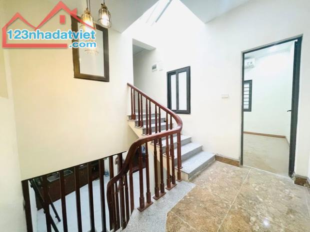 RẺ NHẤT THÁI THỊNH ĐỐNG ĐA 7.8 TỶ 51M NGÕ NÔNG VÀI BƯỚC RA MP THÁI THỊNH, CHỈ VIỆC XÁCH