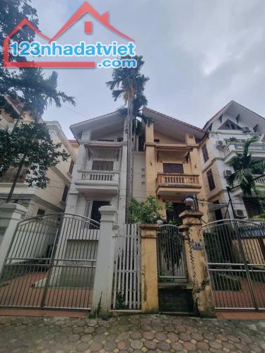 BIỆT THỰ VÍP BÁN ĐẢO LINH ĐÀM - HÀNG XÓM ĐẠI GIA LỚN - VIEW HỒ, SAU 1 DÃY RA MẶT HỒ