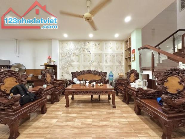 **Bán nhà mặt tiền Trần Mai Ninh ** p12 -Tân Bình - 167 m2 - 17,5 tỷ - 1