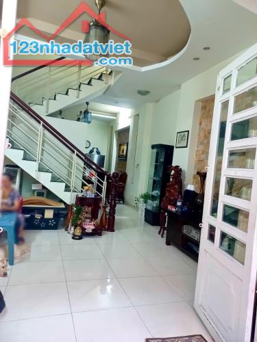 HÀNG THƠM - Nhà 2 lầu ST mặt tiền hẻm 4m Nguyễn Thị Thập, Quận 7