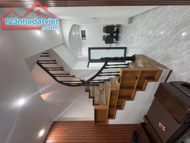 BÁN NHÀ GIÁI PHÓNG, KIM ĐỒNG, Ô TÔ ĐỖ CỬA,DT 40M2, 8.98 TỶ - 2