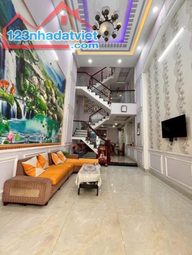 NHÀ MẶT TIỀN, 4 LẦU, Ô TÔ VÀO NHÀ, FULL NỘI THẤT, GIÁ TỐT