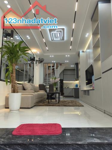 Cho thuê nhà riêng full đồ ngõ Văn Hương, Tôn Đức Thắng, Đống Đa 36m x 4T giá 12tr