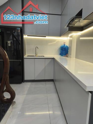 Cho thuê nhà riêng full đồ ngõ Văn Hương, Tôn Đức Thắng, Đống Đa 36m x 4T giá 12tr - 2