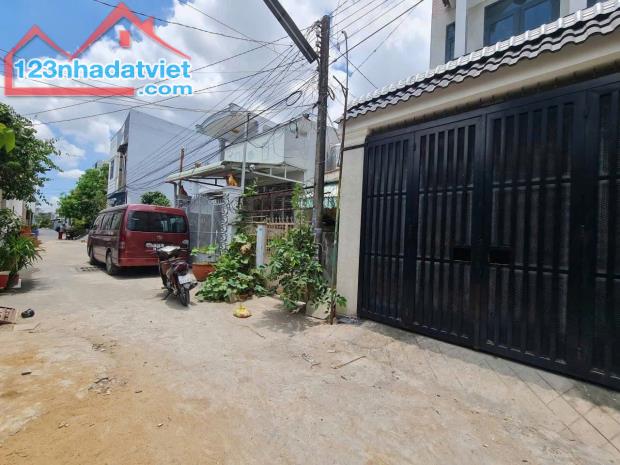 Kẹt tiền ra gấp căn nhà 1 lầu Phía sau An SƯơng,Bà Điểm,Hóc Môn 56m2 790Tr, Đã có Sổ Riêng - 1