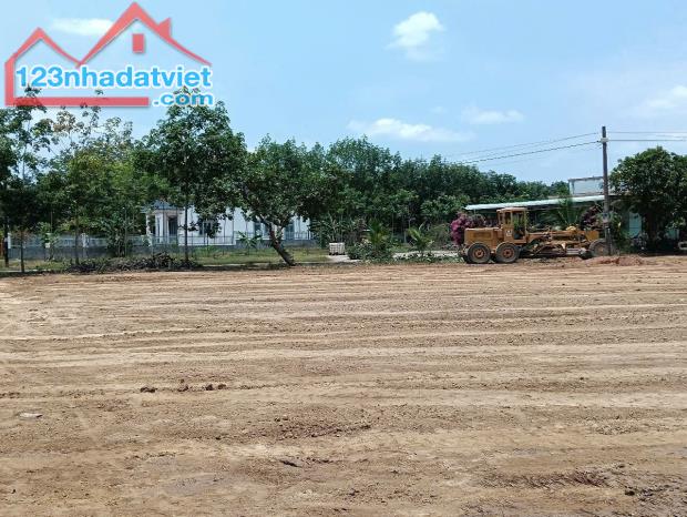 Tôi cần bán hơn 1000m2 đất thổ cư giá 450Tr