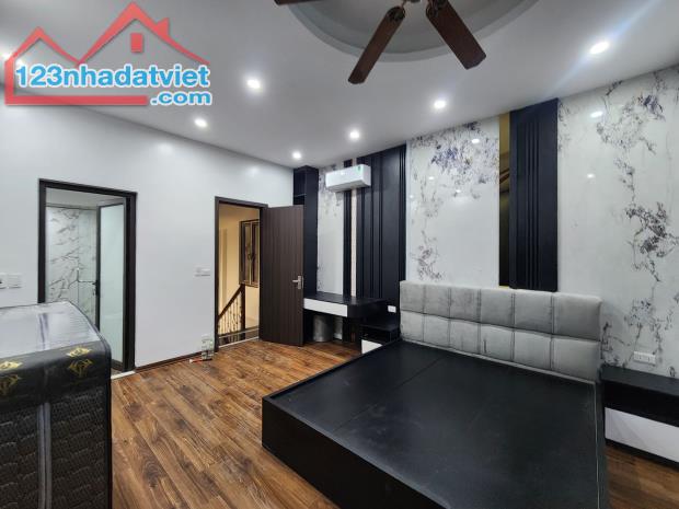 GIẢM CHÀO 5 TỶ NHÀ 5 TẦNG ĐẸP MẶT NGÕ Ô TÔ KINH DOANH ĐƯỜNG ĐÀO TẤN 45M2, MT3,5M, 10,8 TỶ.
