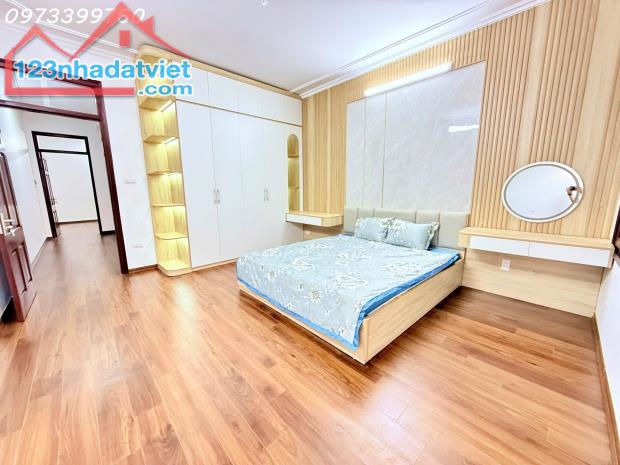NHÀ VIP TRUNG TÂM HOÀI ĐỨC – 3 MẶT THOÁNG - Ô TÔ 7 CHỖ VÀO NHÀ - 4