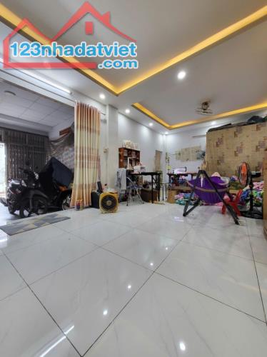 Căn Nhà 2 Tầng, 110m², Nguyễn Văn Công, Gò Vấp - Chỉ 8.5 Tỷ! Sổ Hồng Chính Chủ - 1