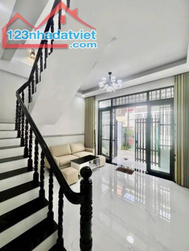 ra gấp căn nhà 1 lầu Phía sau An SƯơng,Bà Điểm,Hóc Môn 56m2 775tr, Đã có Sổ Rieg - 1