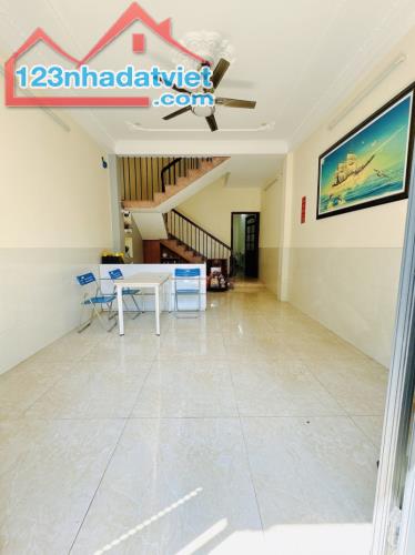 Bán nhà 3 TẦNG, 65M², 4PN, 4WC, PHẠM VĂN ĐỒNG, GÒ VẤP - 6.8 TỶ - SỔ HỒNG - 3