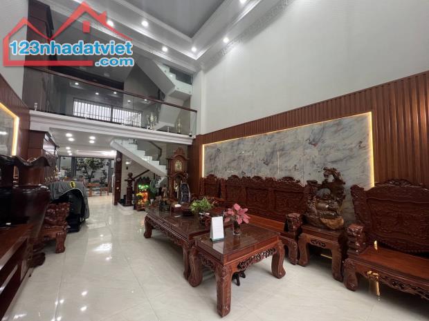 011TB – Bán nhà hẻm tải Phạm Văn Bạch, 110m2 ngang 5m, 4 tầng 4PN, SHR, NHỈNH 13.2 tỷ TL
