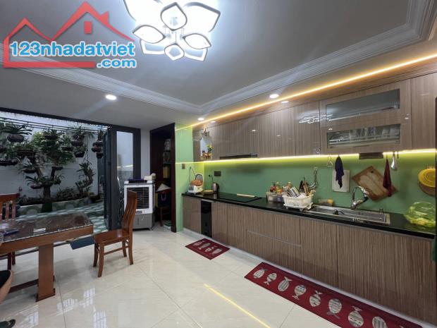011TB – Bán nhà hẻm tải Phạm Văn Bạch, 110m2 ngang 5m, 4 tầng 4PN, SHR, NHỈNH 13.2 tỷ TL - 1