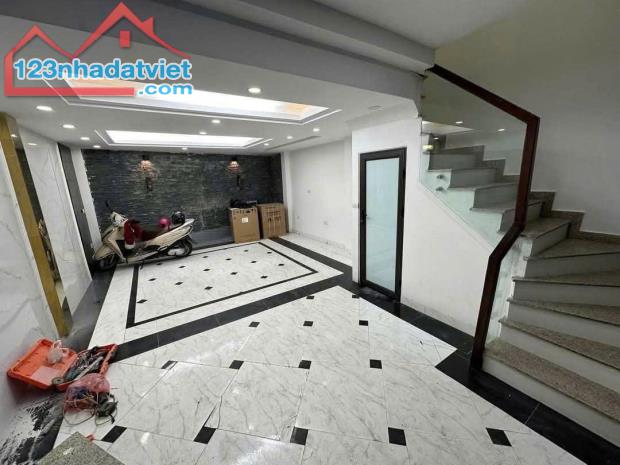CCMN KHƯƠNG TRUNG - 8 PHÒNG FULL NỘI THẤT - DT 45TR/TH DT 43m2 Giá 10.7 tỷ - 1
