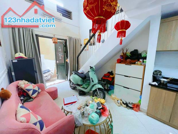 Bán nhà 4 tầng, 25mét, Chỉ 4 tỷ 880tr ngõ Thông Phong,  Tôn Đức Thắng Đống Đa - 1