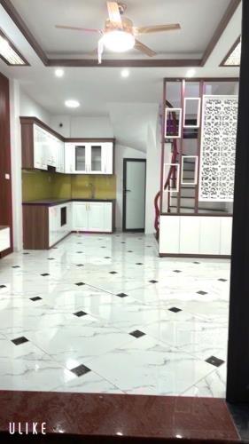 nhà 5 tầng - 5 m ra ô tô tránh - đép nhất đức giang  - vị trí cực đẹp . ô tô đõ cổng