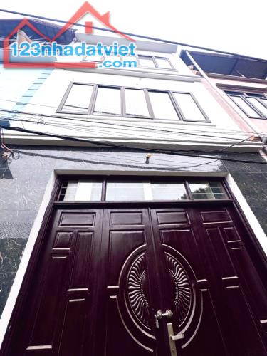 Bán nhà Đẹp thoáng sáng tổ 15 Yên Nghĩa Hà Đông , ngõ thông thoáng 52m2 mặt tiền 4.5m giá - 3