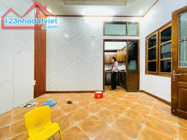 Bán nhà ngõ 35 Nguyễn Công Trứ-DT 27 m2 x 4 tầng.MT 6m.NHÀ ĐẸP-NGÕ RỘNG-GẦN PHỐ. - 2
