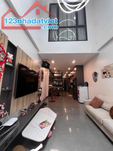 PL Hồ Đền Lừ Thang Máy - Gara Ô Tô - Nội Thất Hiện Đại DT 45m2 6 tầng Giá 19.5 tỷ