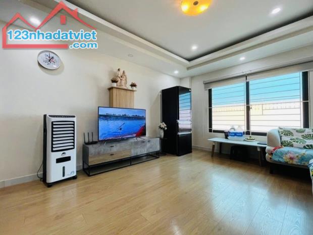 BÁN NHÀMẶT TIỀN PHÚ NHUẬN – SÁT Q1 – THIẾT KẾ ĐẲNG CẤP - 5 TẦNG-46M2- 14.5 TỶ - 3