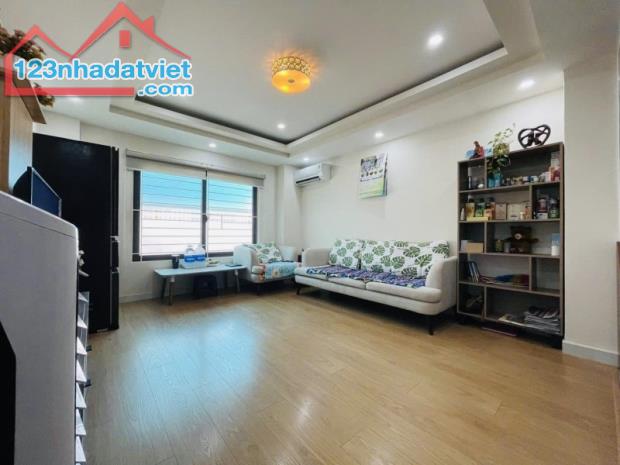 BÁN NHÀMẶT TIỀN PHÚ NHUẬN – SÁT Q1 – THIẾT KẾ ĐẲNG CẤP - 5 TẦNG-46M2- 14.5 TỶ - 4
