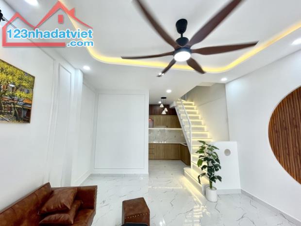 HÀNG HIẾM - NHÀ MỚI ĐẸP Ở NGAY - 4,3X7M - 2 TẦNG 2PN - DƯƠNG BÁ TRẠC P1 QUẬN 8 - 3.05T - 2