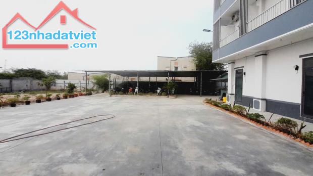 CHDV NGAY ĐH TÀI CHÍNH - MARKETING - 80 PHÒNG - 83 TỈ - 2