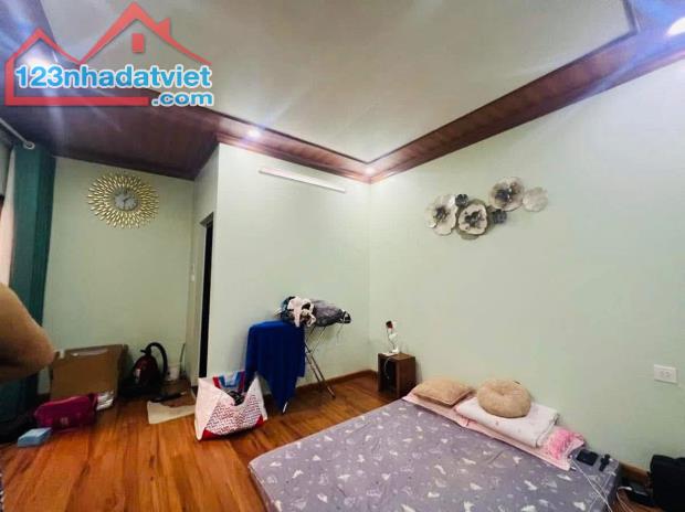 MẶT PHỐ NGUYỄN CHÍNH LÔ GÓC ÔTÔ TRÁNH KINH DOANH ĐỈNH GIÁ 15 TỶ MẶT TIỀN 5M - 4