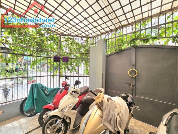 BÁN NHÀ 3 TẦNG CĂN GÓC 2 MẶT TIỀN 10M- NGAY NHÀ GA T3 – 3 TẦNG – 62M2 (4.4mX14.5m) - GIÁ - 3