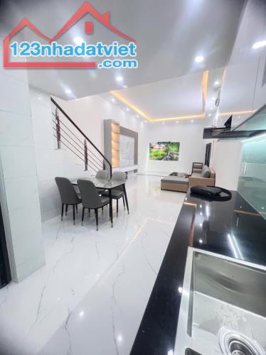 NHÀ ĐỘC LẬP CHỢ CỘT ĐÈN - LÊ CHÂN - 1
