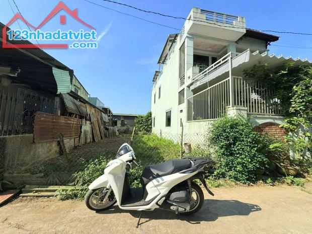 Bán đất 123,5m2 Kiệt ôtô 245 Phạm Văn Đồng thông đường Đình Ngang, P. Phú Thượng, TP Huế